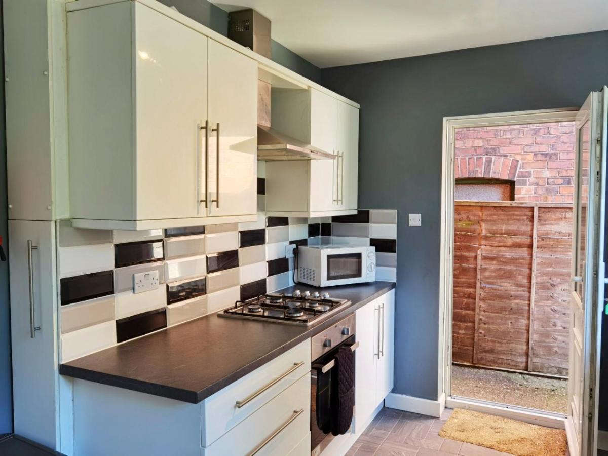 노팅엄 Perry Road, Beautiful Large House Available For Guests And Contractors Parking Wifi 빌라 외부 사진