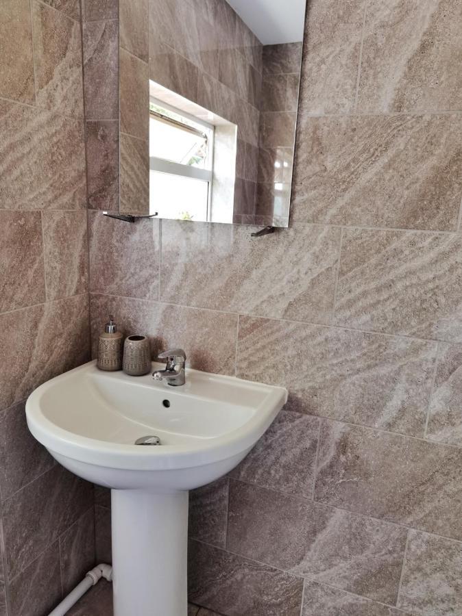 노팅엄 Perry Road, Beautiful Large House Available For Guests And Contractors Parking Wifi 빌라 외부 사진