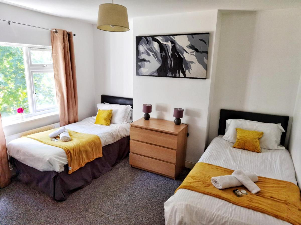 노팅엄 Perry Road, Beautiful Large House Available For Guests And Contractors Parking Wifi 빌라 외부 사진
